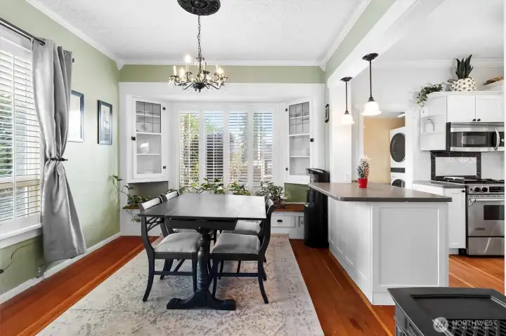 Built-ins showcase classic 1920s design