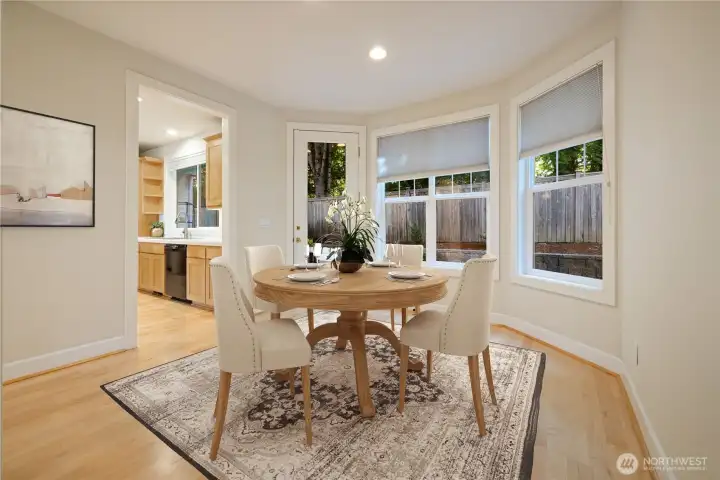Breakfast nook between Kitchen and formal dinning room