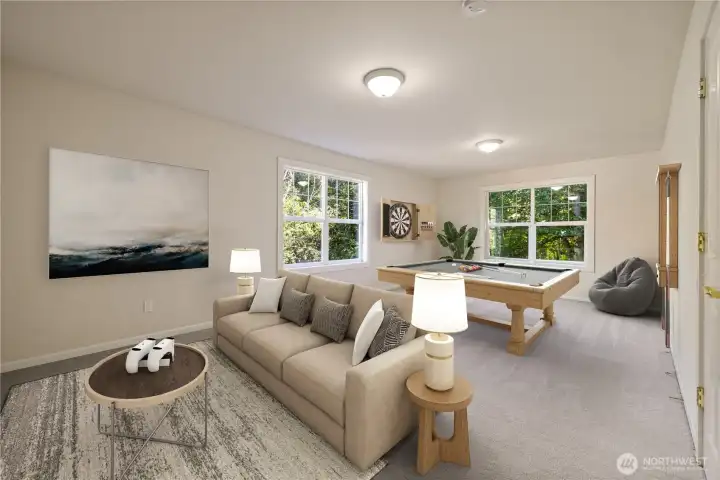Large bonus 5th bedroom with walk-in closet that could be used for multipel things including home theater, media room, game room, office, etc