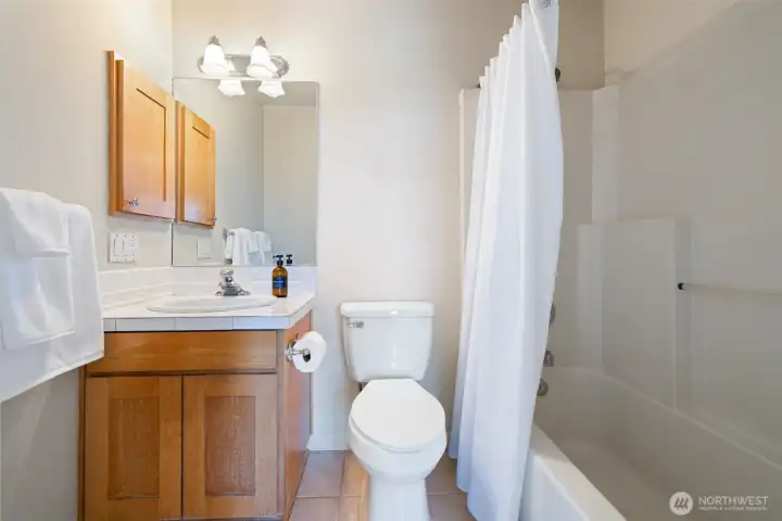 Full bath attached to guest bedroom/guest suite