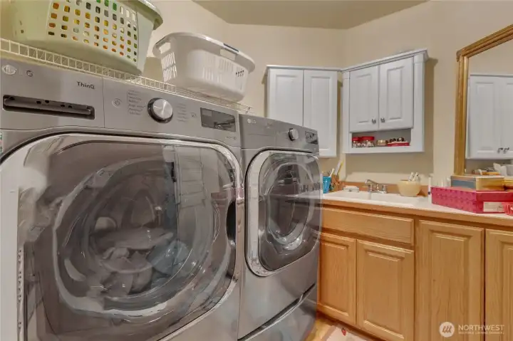 Main level laundry room