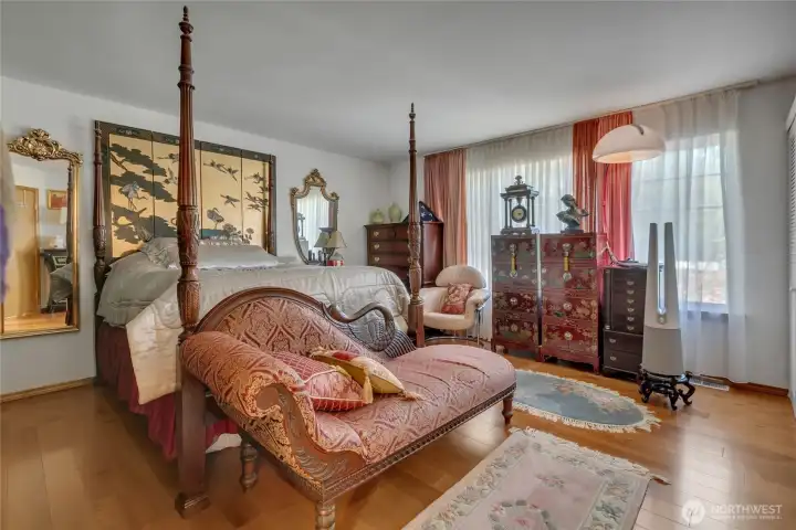 Spacious upstairs primary bedroom