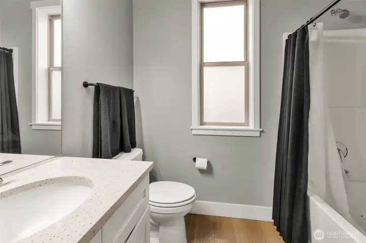 Main floor full bathroom