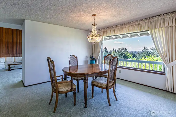 Dining Room w/view