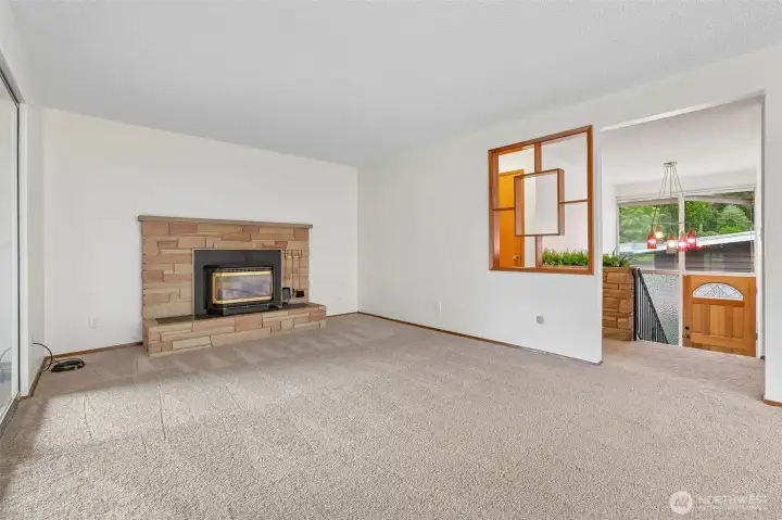 Large Livingroom with gas fireplace