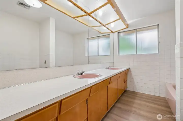 Main bath upstairs