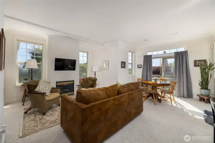 Open floor plan is great for entertaining...