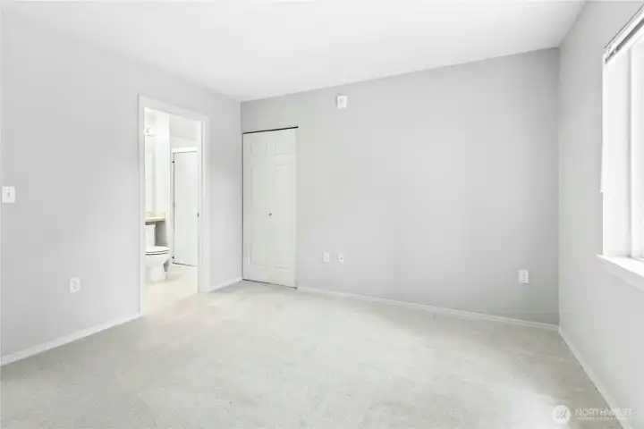 Alternate view of the second bedroom, ideal for guests, a home office, or both. Alternate view of the second bedroom, ideal for guests, a home office, or both.