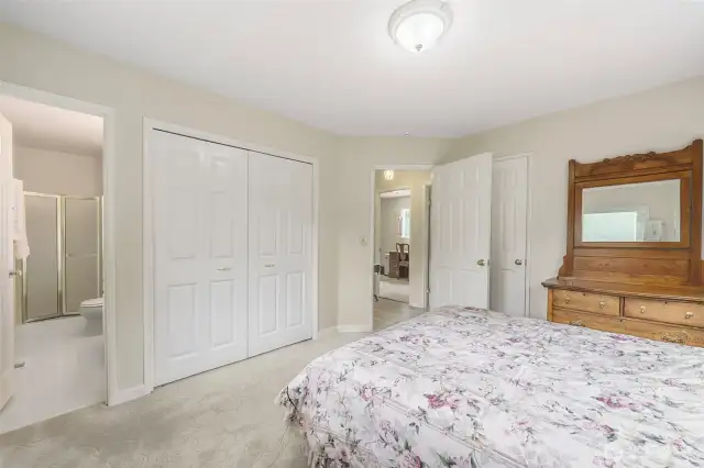 Master Bedroom w/ bath