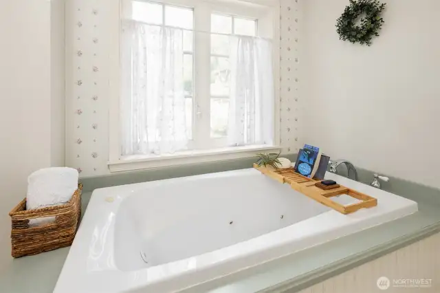 Garden Tub-window to the garden