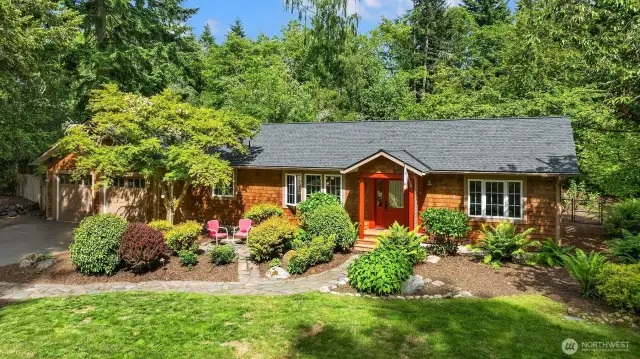 Cedar Shingle Siding, Brand New Roof, Great Rambler, 1/2 Acre