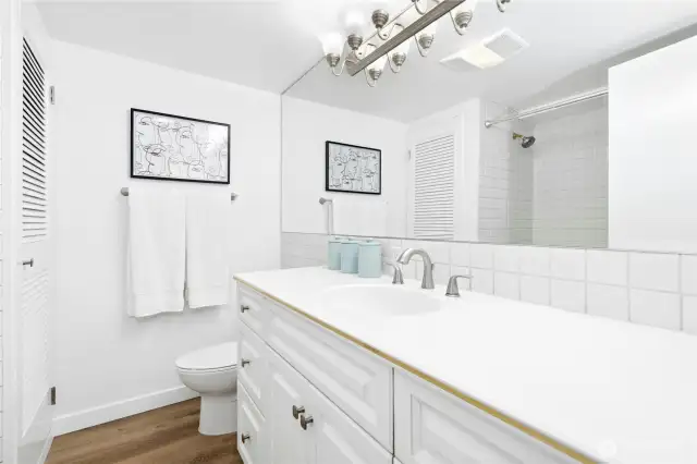 Primary Bed & Bath