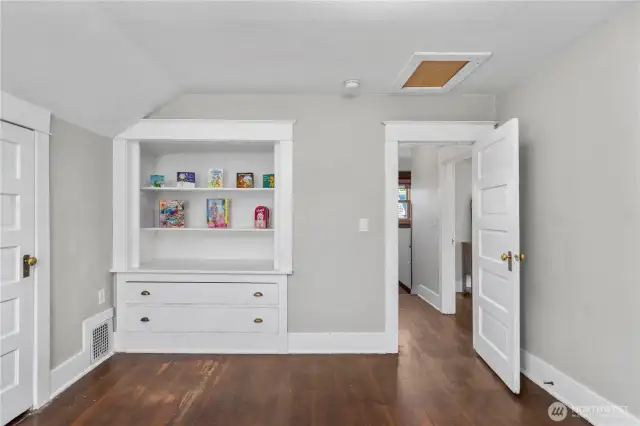Built-in Desk