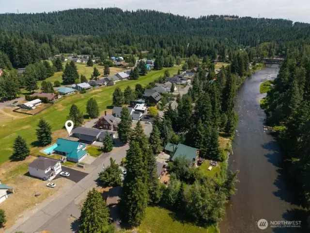 Home is just across the street from Yakima River. A great float on a hot day.