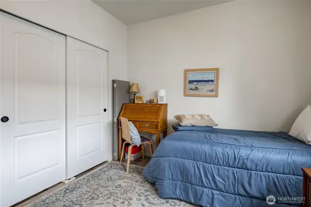 Guest Bedroom closet