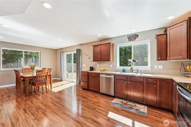 Open concept kitchen/dining