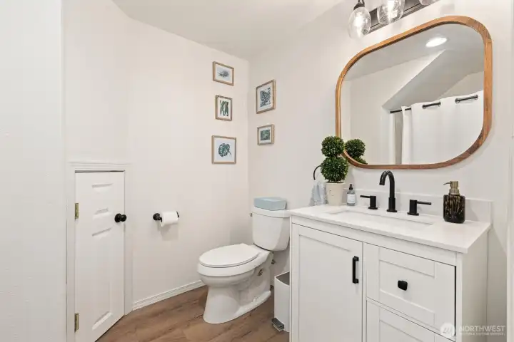 3/4 guest bath right down the hall.  Ideal for extended family visits
