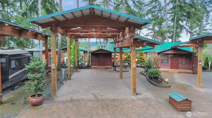 25 MAPLE RV COVER, SHED WITH WASHER/DRYER, FULLY PAVED, BBQ, WATER FEATURE, BEAUTIFUL LANDSCAPING