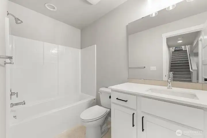 Photographs are for illustrative purposes only. Features, finishes, interior/exterior colors, landscaping and floorplan shown may vary from actual homes built
