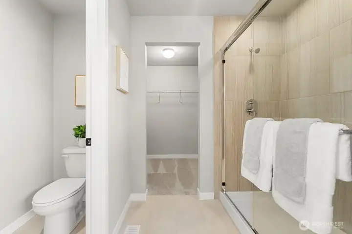 Photographs are for illustrative purposes only. Features, finishes, interior/exterior colors, landscaping and floorplan shown may vary from actual homes built