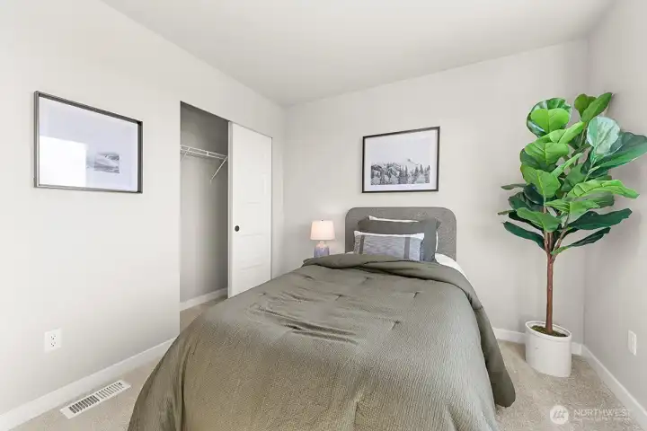 Photographs are for illustrative purposes only. Features, finishes, interior/exterior colors, landscaping and floorplan shown may vary from actual homes built