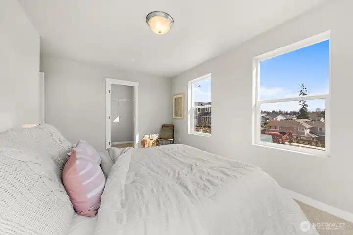 Photographs are for illustrative purposes only. Features, finishes, interior/exterior colors, landscaping and floorplan shown may vary from actual homes built