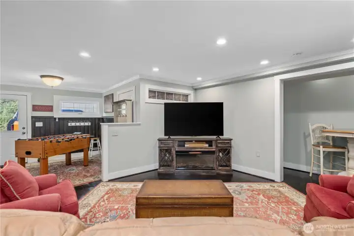 Lower Level Living, Daylight walk out