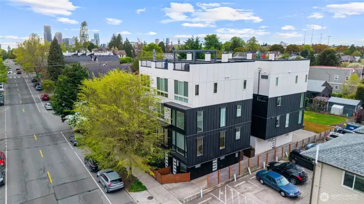 Welcome home to 2612 E Yesler! Minutes to downtown Seattle