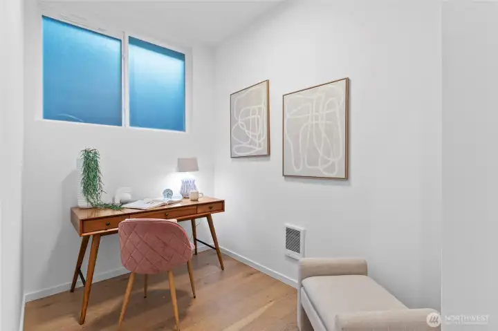 First floor office/gym/flex space