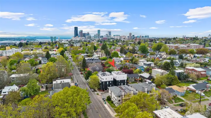 Minutes to downtown Seattle