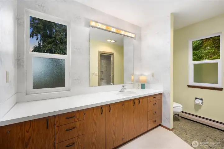 Ensuite