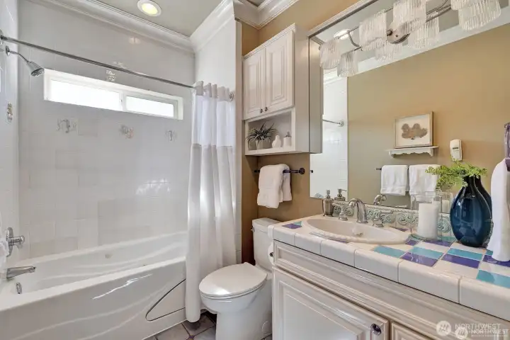 3rd bedroom bathroom