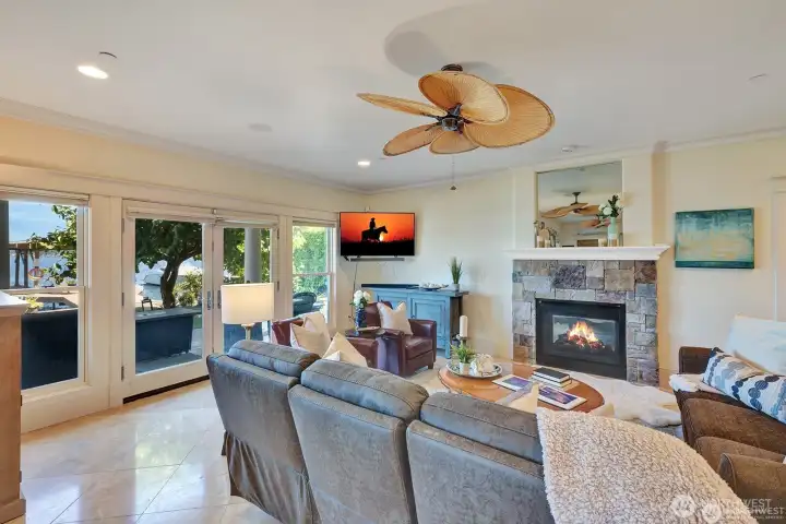 Living room in apartment, with heated floors