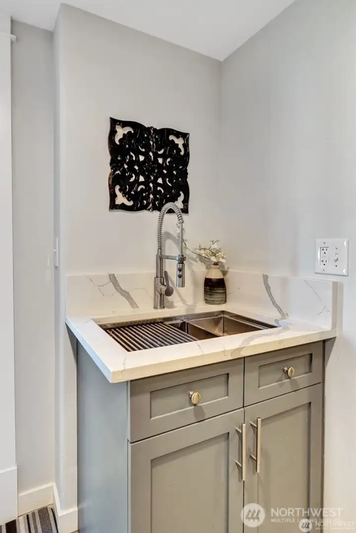 Kitchen sink