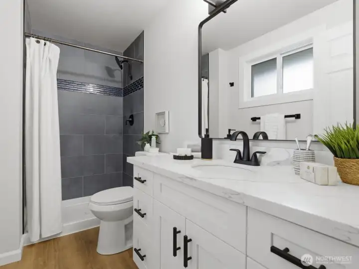 Gorgeous tile work in the shower! Gorgeous tile work in the shower!