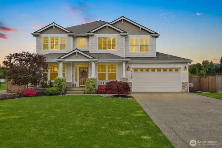 Welcome home to Quiet Water @ Lake Tapps!