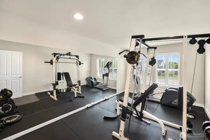 Bonus room!  Perfect for exercise room, play room, media room.