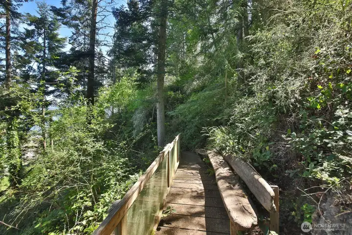 Take your time to notice the benches along the way. So many places to pause and take in the beauty!