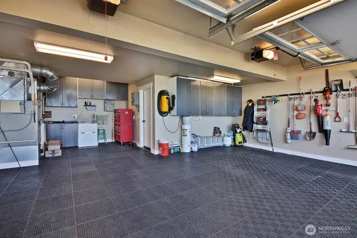 Immaculate Garage