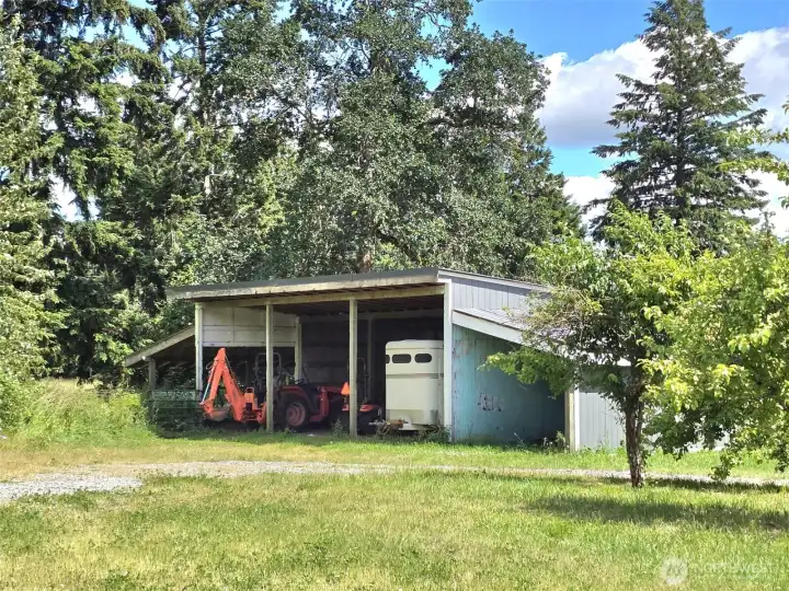 3 bay barn to parking and equipment