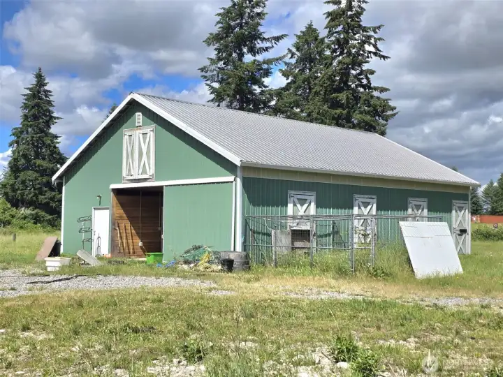 48 x 36 pole barn