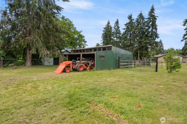 Multi use barn that could have many uses Multi use barn that could have many uses