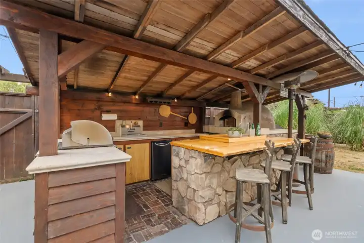 Outdoor kitchen with built in grills Outdoor kitchen with built in grills