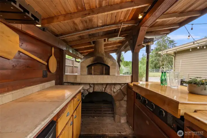 Pizza oven, built in Blackstone flattop grill & BBQ Pizza oven, built in Blackstone flattop grill & BBQ