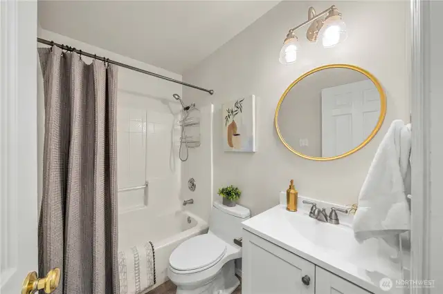 Full guest bath