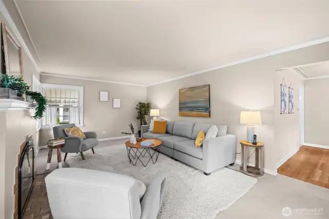 Living room to dining room, yes hardwoods!