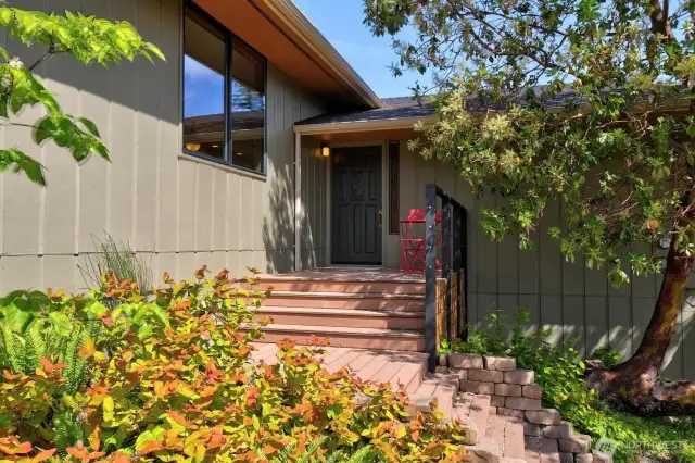 he entry is surrounded by native NW plantings