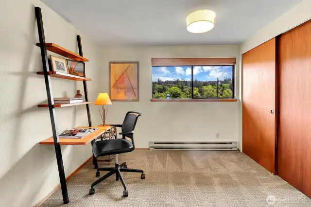 Perfect office or guest bedroom.