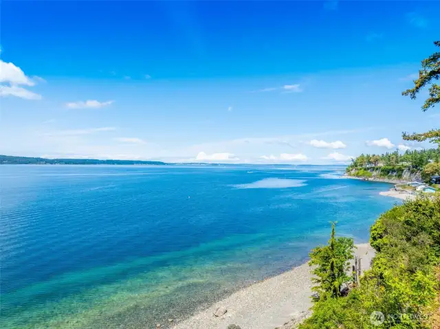 Amazing views!  This area of Camano has a distinctive clear turquoise hue you won't find anywhere else!  The photo is not "doctored" and is even better in person!