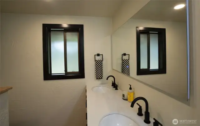 Dual sinks
